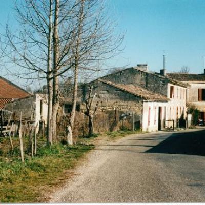 Maisons a l'entrée du bourg